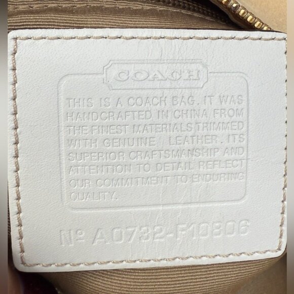 Coach Scribbles Signature C HamptonTote Bag (w/hang tag)(EUC) - Picture 14 of 17